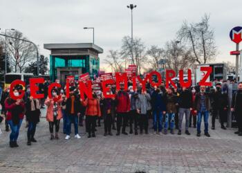 Geçinemeyenler Kadıköy’de forumda buluşuyor!