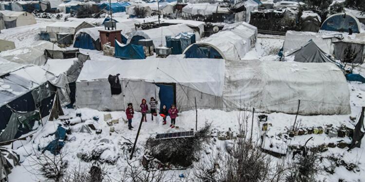 İç savaşın yıldönümü: İdlib’de 2 aylık bebek ile 7 yaşındaki kız çocuğu donarak yaşamını yitirdi