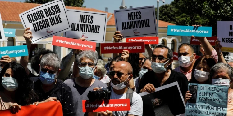 Geçen ay 47 gazeteci hakkında 751 yıl hapis istendi