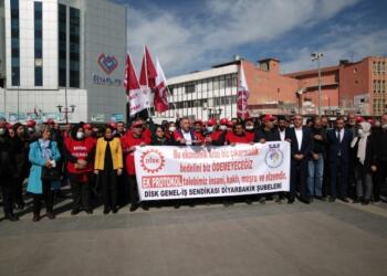 ‘Krizin sorumlusu siyasi iktidar’