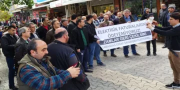 Hatay’da esnaf fatura yakarak zamları protesto etti