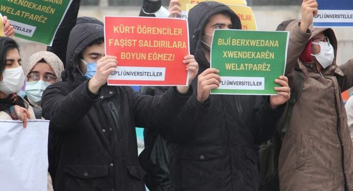 Kürt öğrencilere ırkçı saldırı protesto edildi
