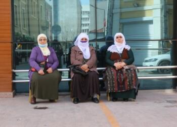 İzmir’de de Adalet Nöbeti başlatıldı