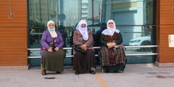 İzmir’de de Adalet Nöbeti başlatıldı