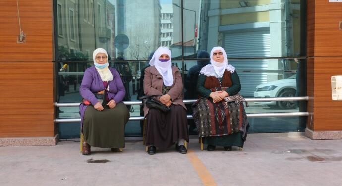 İzmir’de de Adalet Nöbeti başlatıldı