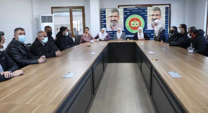 KESK’ten Adalet Nöbeti’ne destek ziyareti: Duruşunuz bize umut oldu