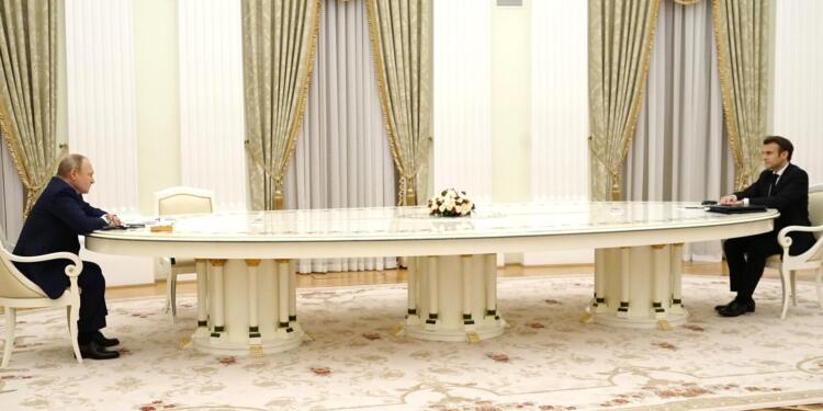 Putin ve Macron Moskova’da görüştü: Önümüzdeki günler kritik olacak
