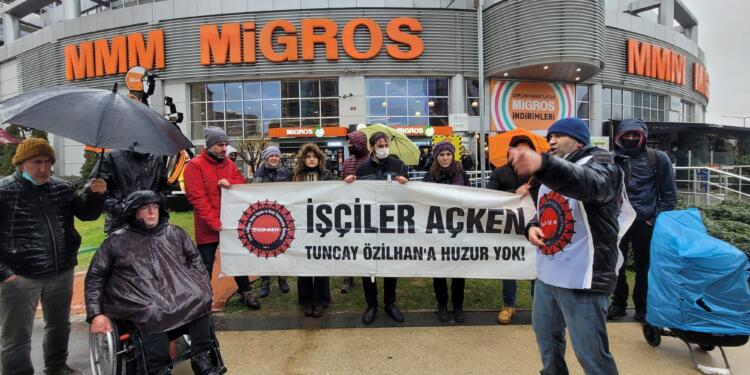 Migros Genel Müdürlüğü önünde eylem