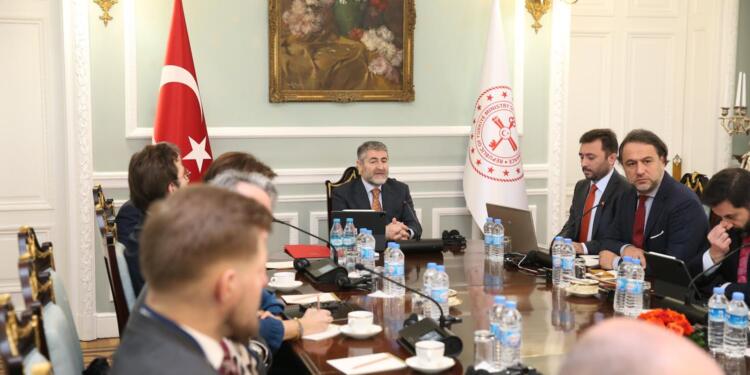 Kılıçdaroğlu: Londra’daki tefecilere para dilenmeye gitti