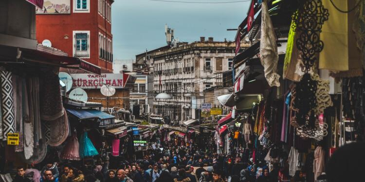 TÜİK araştırması: Eğitim düzeyi düştükçe mutluluk artıyor