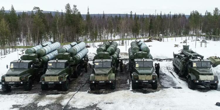 Rusya, Tacikistan’daki güçlerini tatbikata aldı