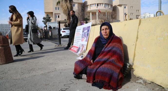 Emine Şenyaşar’dan kadınlara: Urfa Adliyesi önüne gelin ve yaşanan zulmü görün