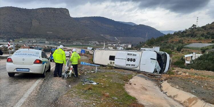 Akkuyu Nükleer Santrali şantiyesine işçi taşıyan servis devrildi: 2’si ağır 40 işçi yaralı
