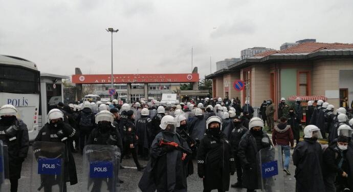 Tutuklu ailelerinin ATK önündeki eylemine müdahale: Çok sayıda kişi gözaltına aldı