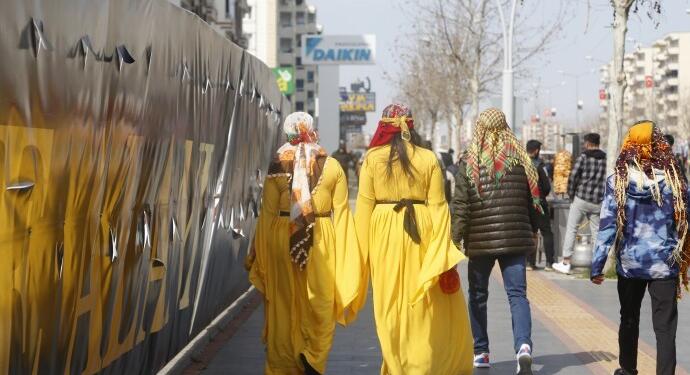 Botan’dan Anadolu’ya Newroz ateşi yakıldı
