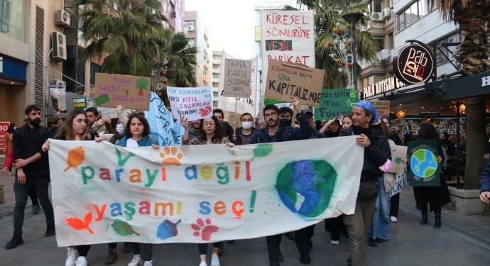 ‘İklim krizini görmezden gelmeyin, harekete geçin’