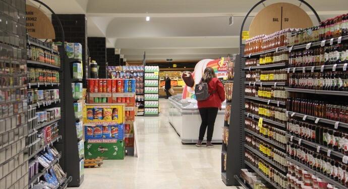 Marketlerde satılmayan ürünler çalışanlara zorla aldırılmak isteniyor