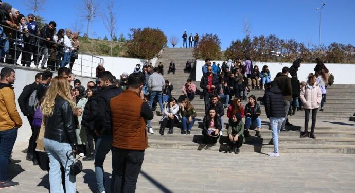 Şırnak Üniversitesi öğrencileri ulaşım zammını protesto etti