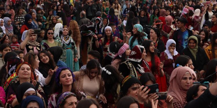 Kuzey ve Doğu Suriye’de 8 Mart kutlandı