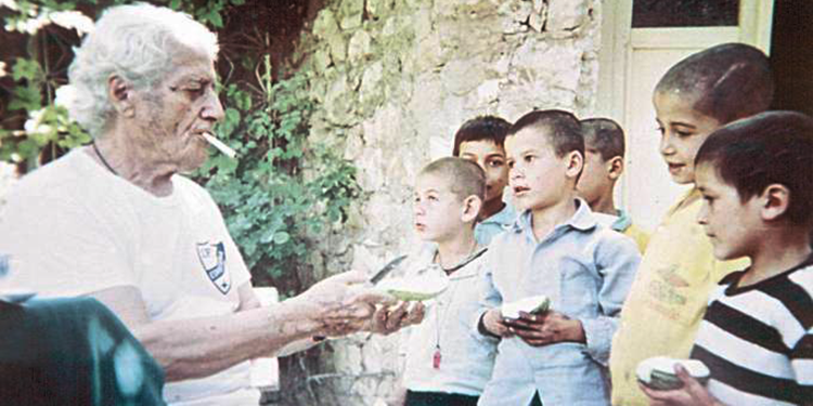 ‘Helalleşmek istiyorlarsa, babamın katilini bulsunlar’