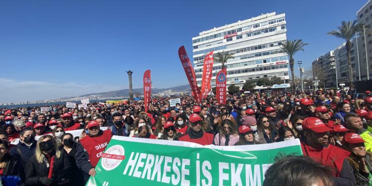 DİSK’ten İzmir’de miting: Bu böyle gitmez