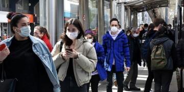 Koronavirüs: 143 kişi hayatını kaybetti, 33 bin 243 yeni vaka