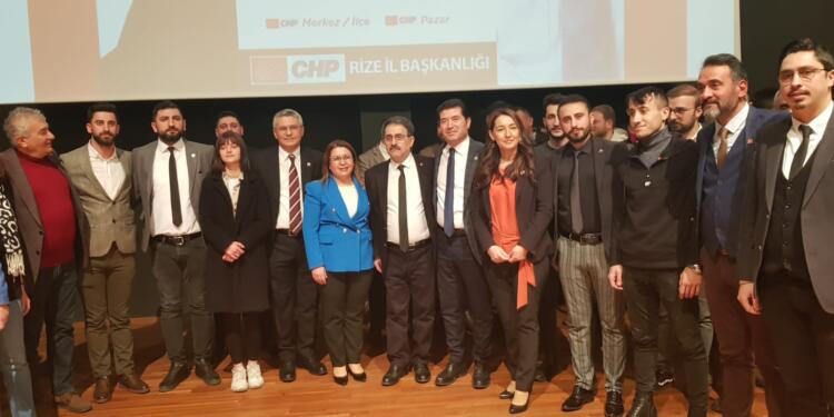 AKP’nin kalesi Rize de CHP ye yüzlerce yeni üye katıldı