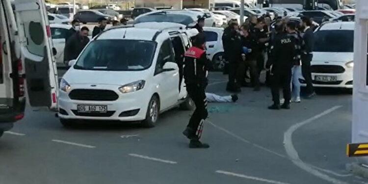 Küçükçekmece Adliyesi önünde silahlı çatışma: 3 ölü