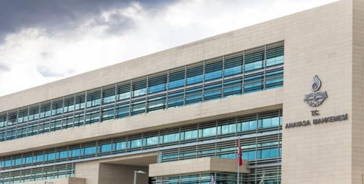 AYM: Basın açıklamasına katılanlara para cezası vermek ihlaldir