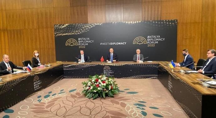 Antalya Diplomasi Forumu’nda Ukrayna, Rusya ve Türkiye üçlü formatlı görüşme: Ateşkes yok
