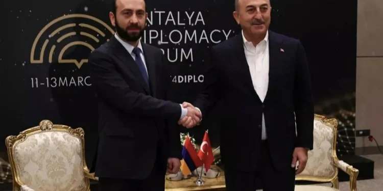 Ermenistan Dışişleri Bakanı Mirzoyan, Antalya’da Çavuşoğlu ile görüştü