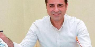 Demirtaş’tan doktorlara: Siz gitmeyin, gitmesi gerekenleri hep birlikte, sandıkta gönderelim