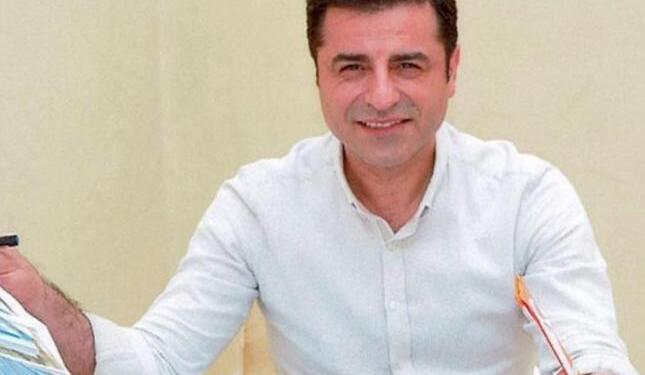Demirtaş’tan doktorlara: Siz gitmeyin, gitmesi gerekenleri hep birlikte, sandıkta gönderelim