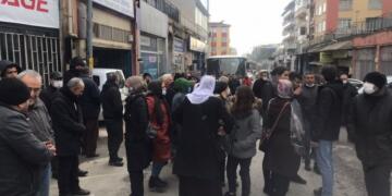 HDP Kartal binasına baskın: Dergi ve fotoğraflara el konuldu