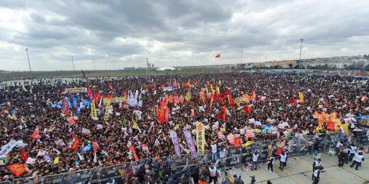 İstanbul’da Newroz buluşması: Yüz binler Yenikapı’ya aktı