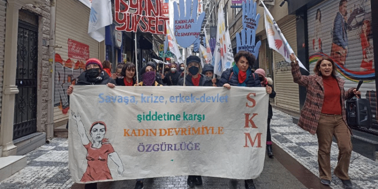 Dünya Kadınlar Günü arifesinde kadınlara saldırı