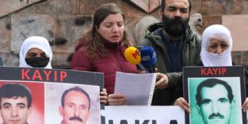 Kayıp yakınları 1992 Newroz’unda katledilenleri andı