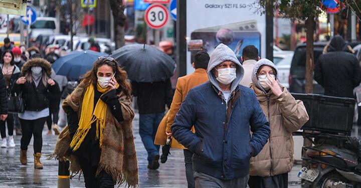 Covid-19: 53 kişi hayatını kaybetti, 14 bin 993 yeni vaka