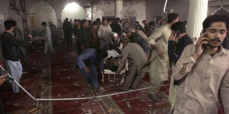 Pakistan’da cuma namazı sırasında katliam