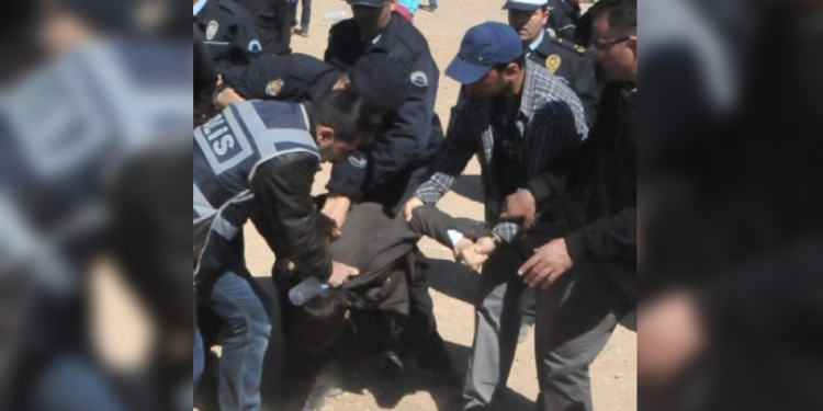 Savcı, işkence uygulayan polisleri korudu