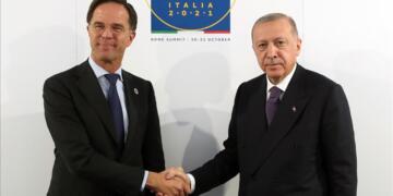 Rutte’dan ‘Türkiye, Rusya’ya yaptırım uygulamıyor’ sorusuna yanıt