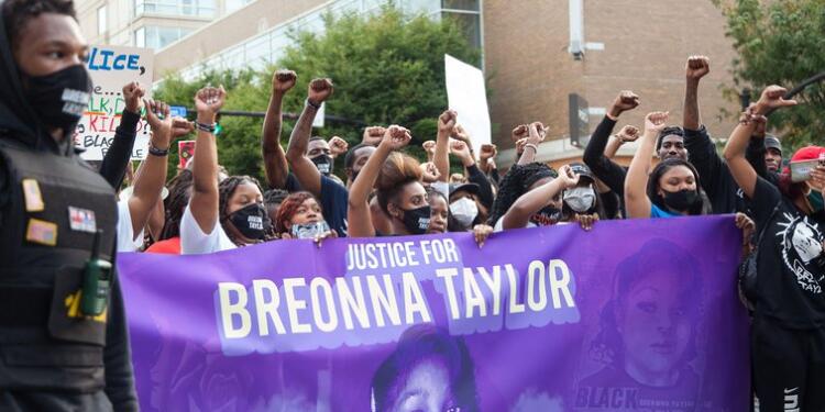 Breonna Taylor’ı öldüren polislere ceza verilmedi