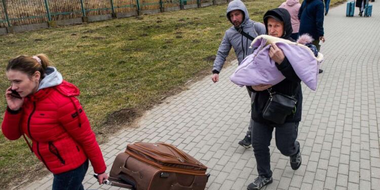 Savaş sivilleri vurdu: Yüzbinler göç yollarında