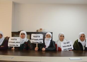 Van ve İzmir’de adalet nöbetleri devam etti