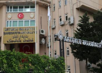 AKP’li belediye lokantacıdan asfalt, elektrikçiden hediyelik eşya almış!