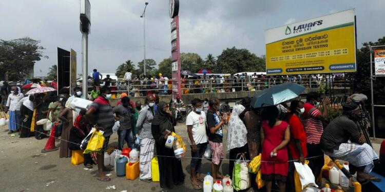 Sri Lanka temerrüde düştü