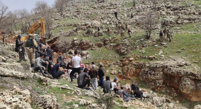 Maden şirketi belediyeye müracaat etmeden yol açmaya çalıştı