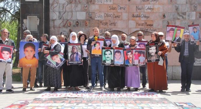 Kayıp yakınları gözaltına kaybedilen ve katledilen çocukları andı