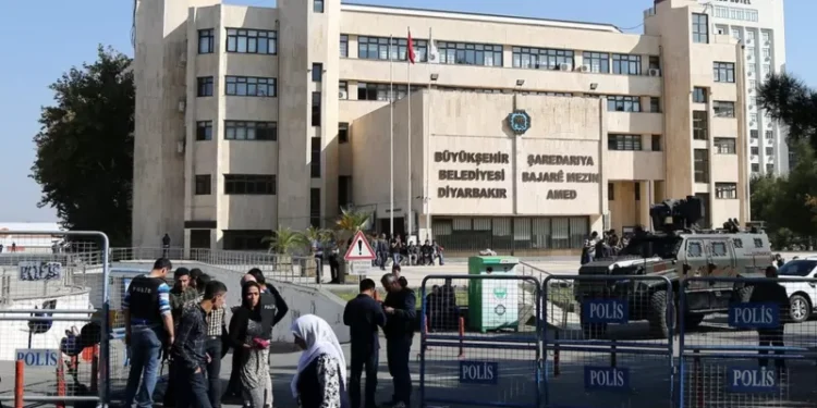 Diyarbakır’da kayyumdan iftara zorunlu katılım çağrısı