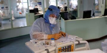 Koronavirüs: 32 kişi hayatını kaybetti, 5 bin 609 yeni vaka